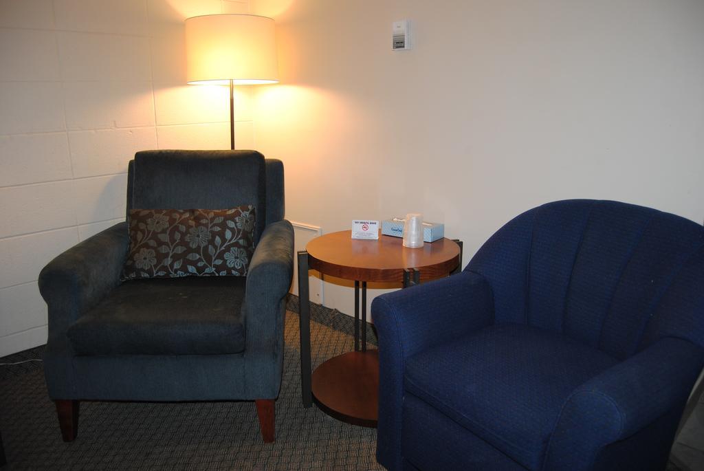 Derrick Motel Edmonton Dış mekan fotoğraf
