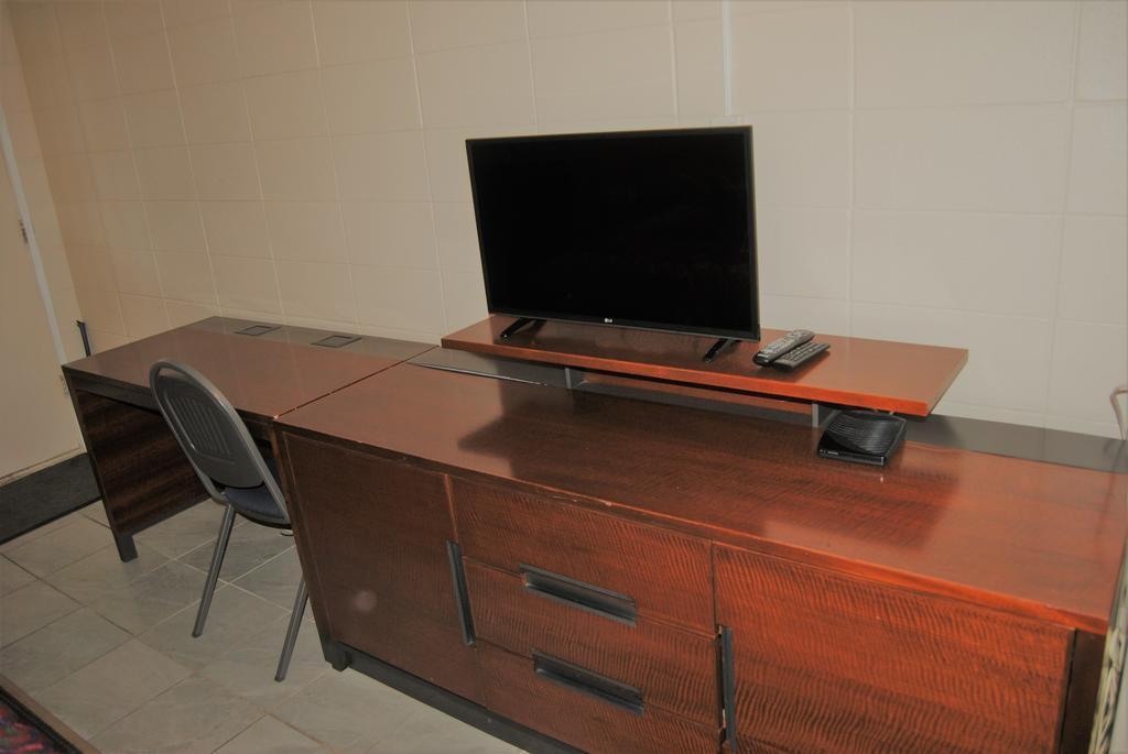 Derrick Motel Edmonton Dış mekan fotoğraf
