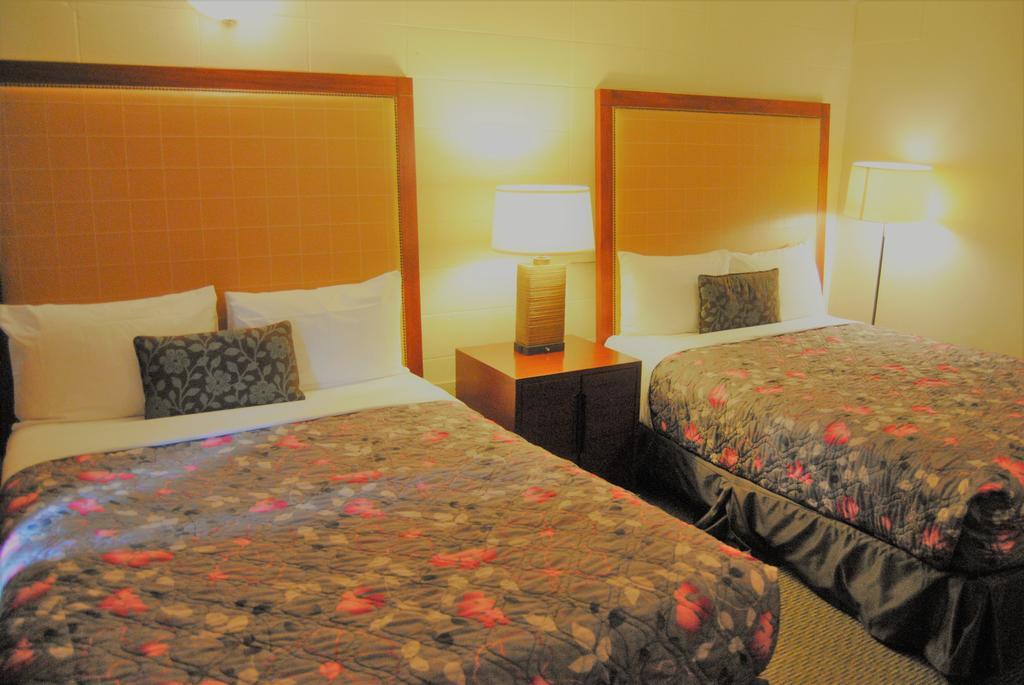 Derrick Motel Edmonton Dış mekan fotoğraf