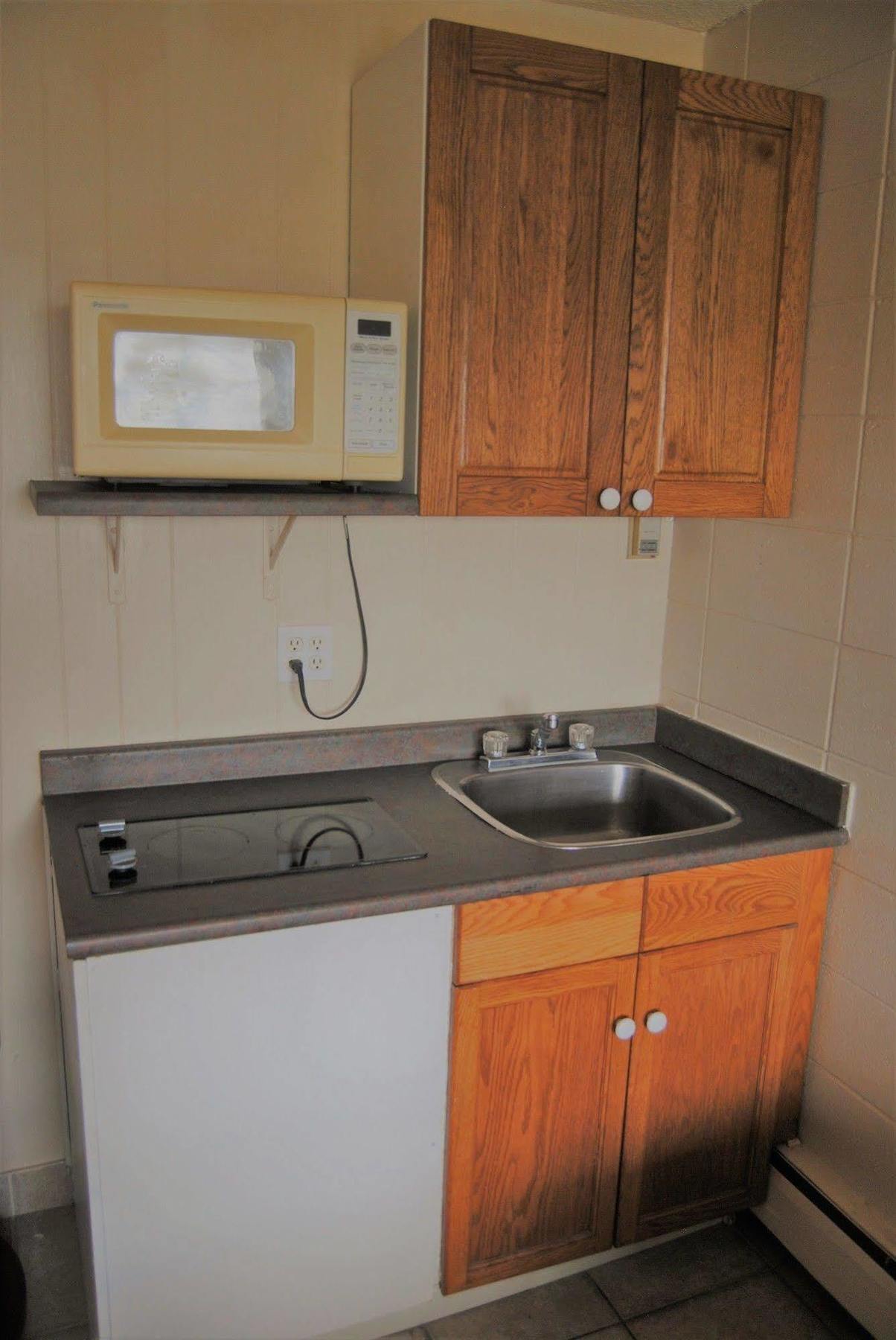 Derrick Motel Edmonton Dış mekan fotoğraf